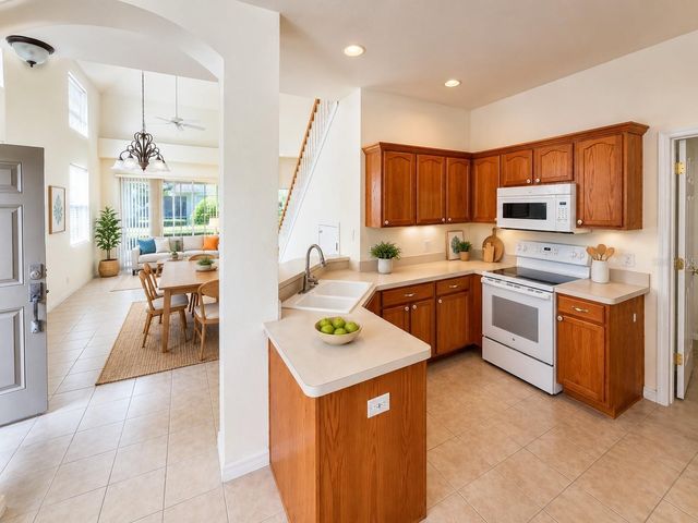 6648 83RD AVENUE N, Pinellas Park, FL 33781