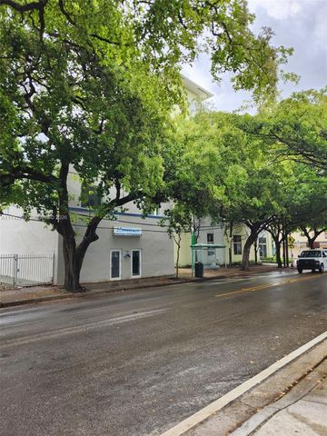 1525 NW 3rd Ave, Miami, FL 33136