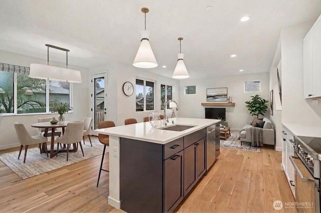 12332 38th Avenue NE, Seattle, WA 98125