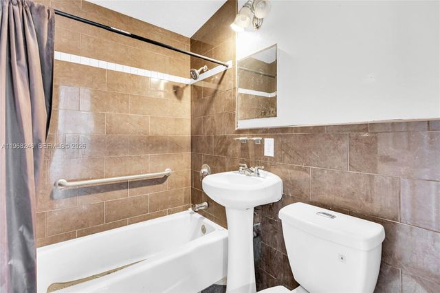 2330 Rutland St, Opa-locka, FL 33054