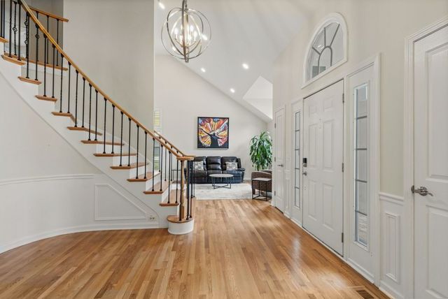2108 Birchwood Lane, Buffalo Grove, IL 60089