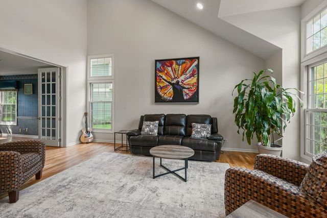 2108 Birchwood Lane, Buffalo Grove, IL 60089