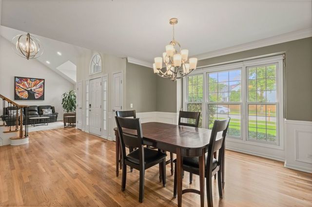 2108 Birchwood Lane, Buffalo Grove, IL 60089