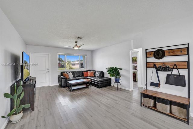 3234 Roosevelt St, Hollywood, FL 33021