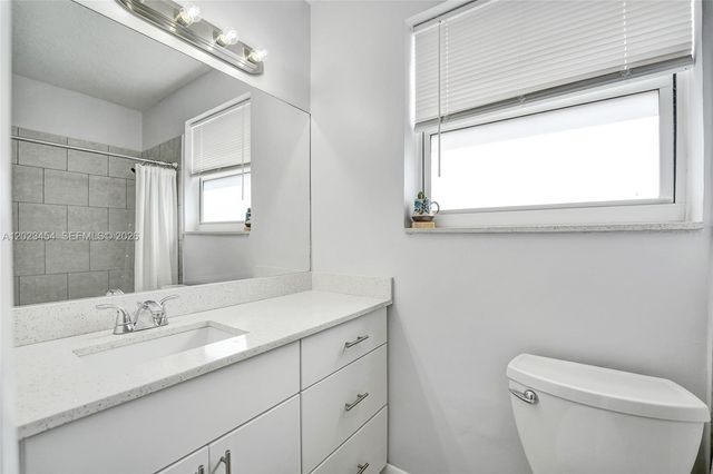 3234 Roosevelt St, Hollywood, FL 33021