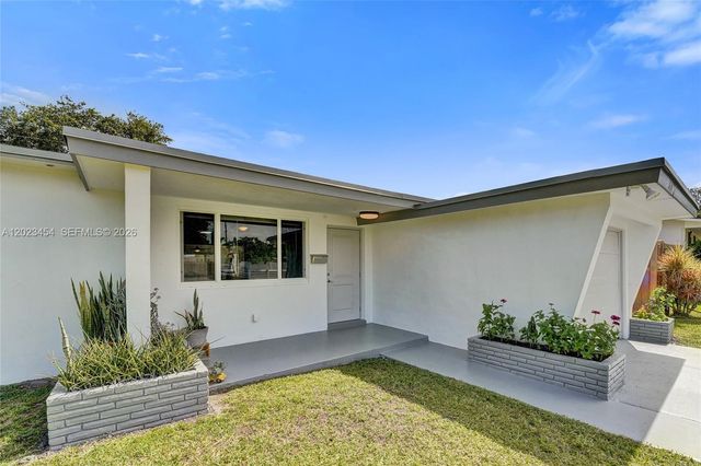 3234 Roosevelt St, Hollywood, FL 33021