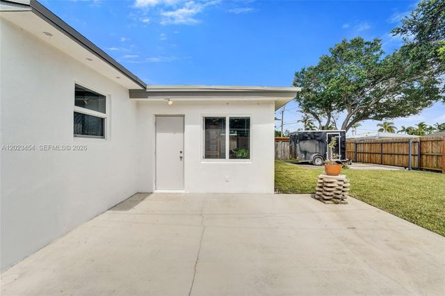 3234 Roosevelt St, Hollywood, FL 33021
