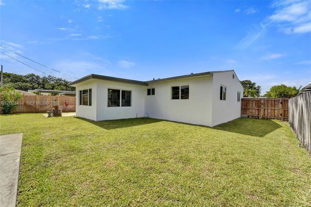 3234 Roosevelt St, Hollywood, FL 33021