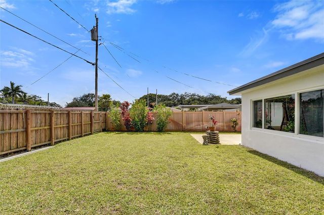 3234 Roosevelt St, Hollywood, FL 33021