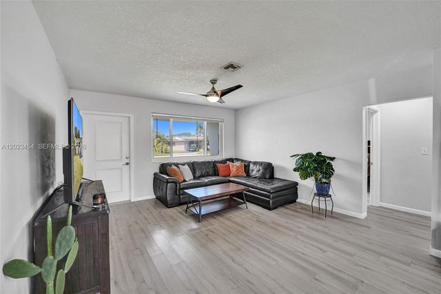 3234 Roosevelt St, Hollywood, FL 33021