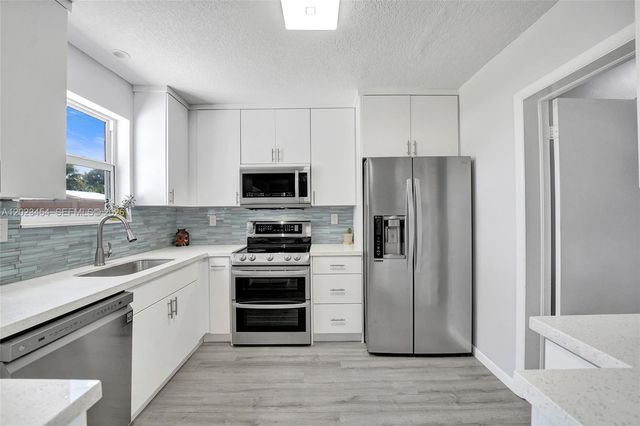 3234 Roosevelt St, Hollywood, FL 33021