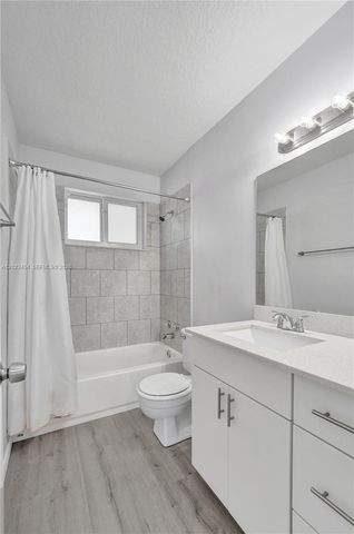 3234 Roosevelt St, Hollywood, FL 33021