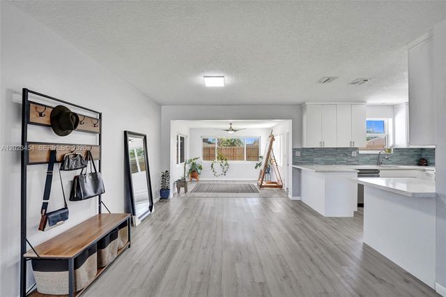 3234 Roosevelt St, Hollywood, FL 33021