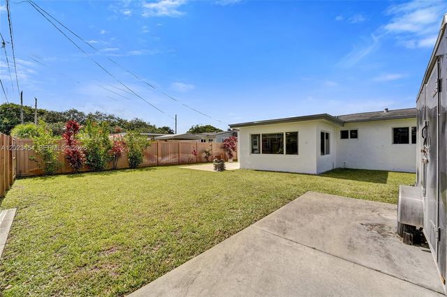 3234 Roosevelt St, Hollywood, FL 33021