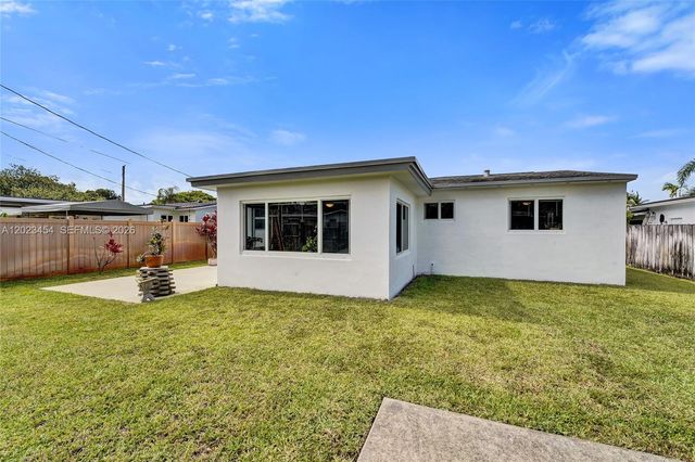 3234 Roosevelt St, Hollywood, FL 33021