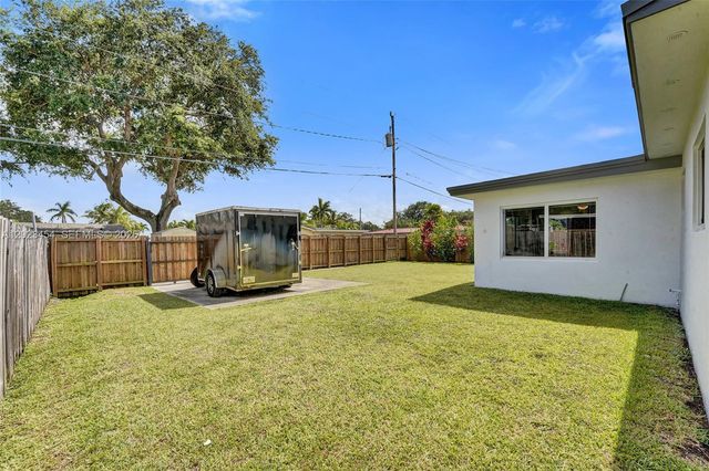 3234 Roosevelt St, Hollywood, FL 33021