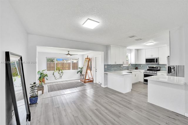 3234 Roosevelt St, Hollywood, FL 33021