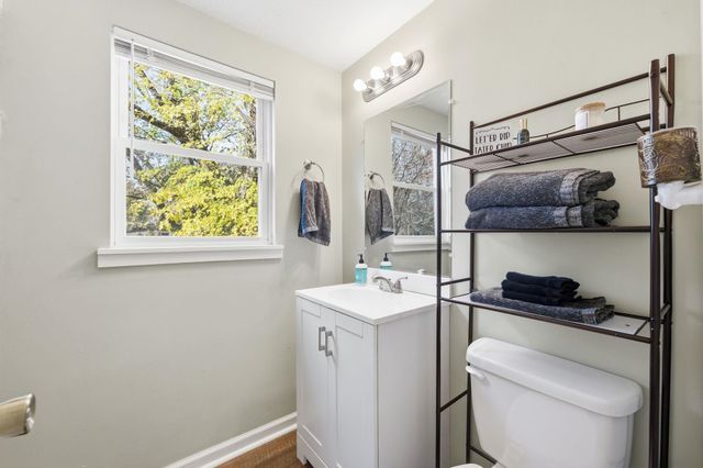 509 S Lakeview Dr, Derby, KS 67037