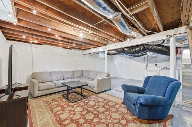 509 S Lakeview Dr, Derby, KS 67037