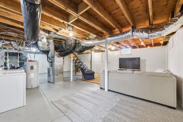 509 S Lakeview Dr, Derby, KS 67037