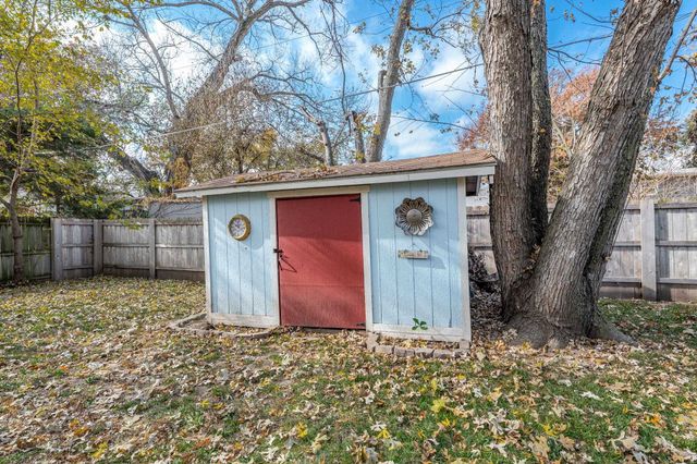 509 S Lakeview Dr, Derby, KS 67037