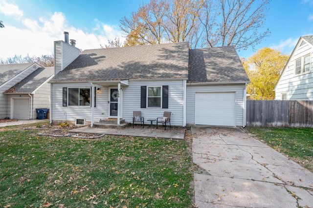 509 S Lakeview Dr, Derby, KS 67037