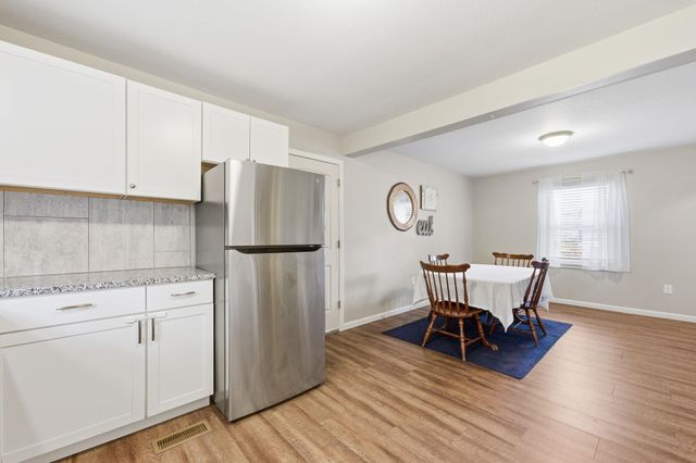 509 S Lakeview Dr, Derby, KS 67037