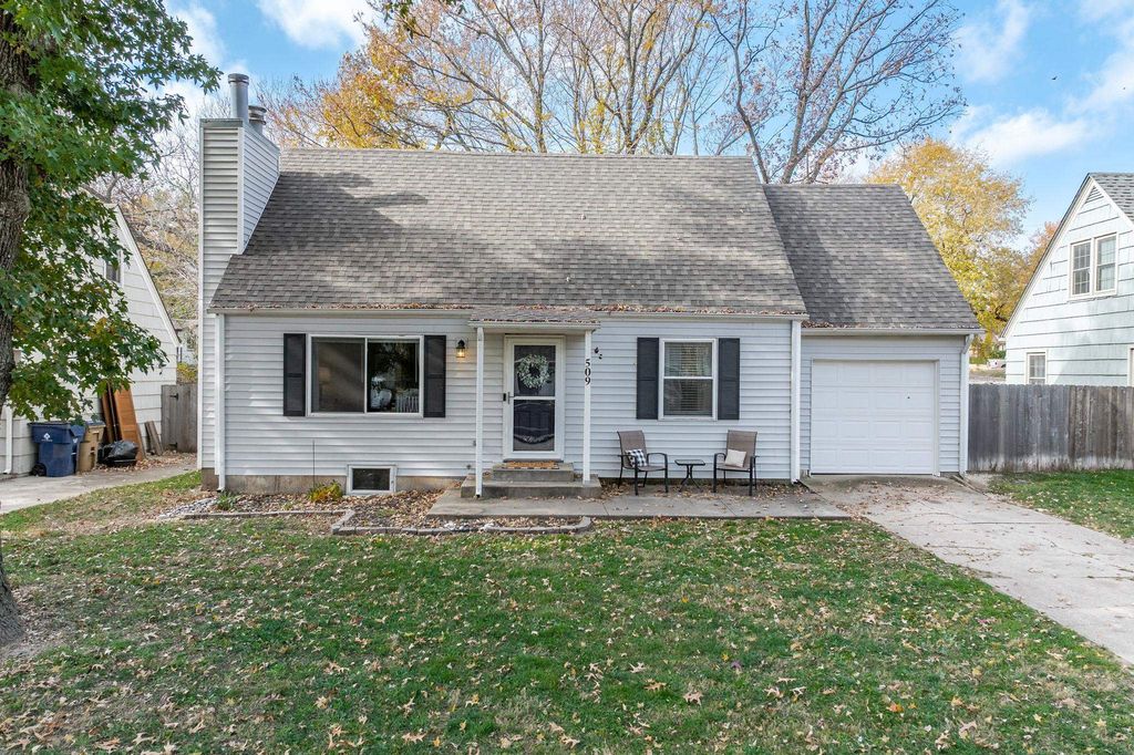 509 S Lakeview Dr, Derby, KS 67037
