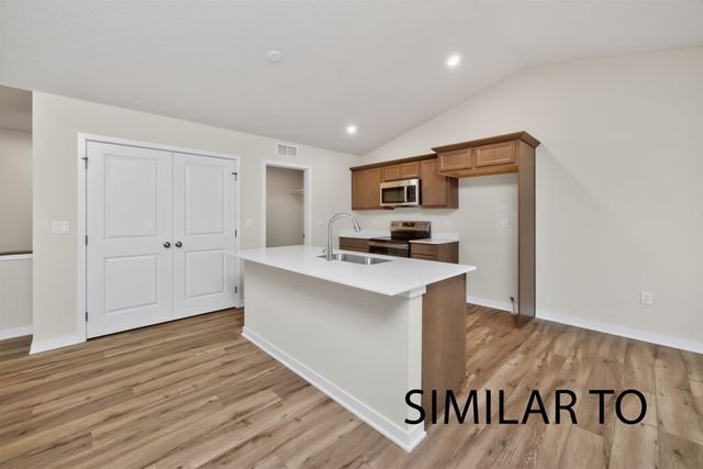 4275 Grover Woods Lane, Des Moines, IA 50317