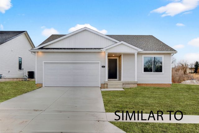 4275 Grover Woods Lane, Des Moines, IA 50317
