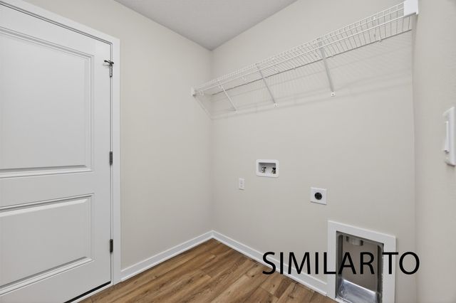 4275 Grover Woods Lane, Des Moines, IA 50317