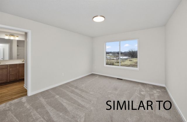 4275 Grover Woods Lane, Des Moines, IA 50317