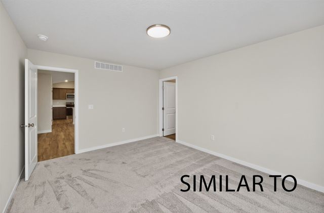 4275 Grover Woods Lane, Des Moines, IA 50317