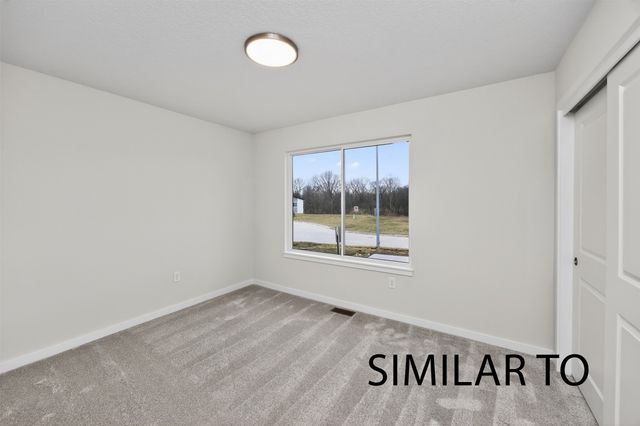 4275 Grover Woods Lane, Des Moines, IA 50317