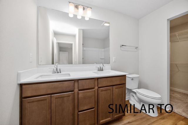 4275 Grover Woods Lane, Des Moines, IA 50317