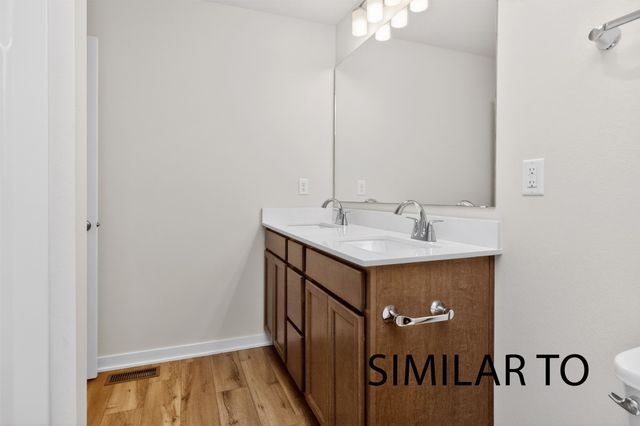 4275 Grover Woods Lane, Des Moines, IA 50317