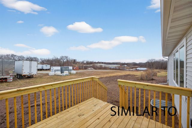 4275 Grover Woods Lane, Des Moines, IA 50317