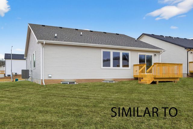 4275 Grover Woods Lane, Des Moines, IA 50317