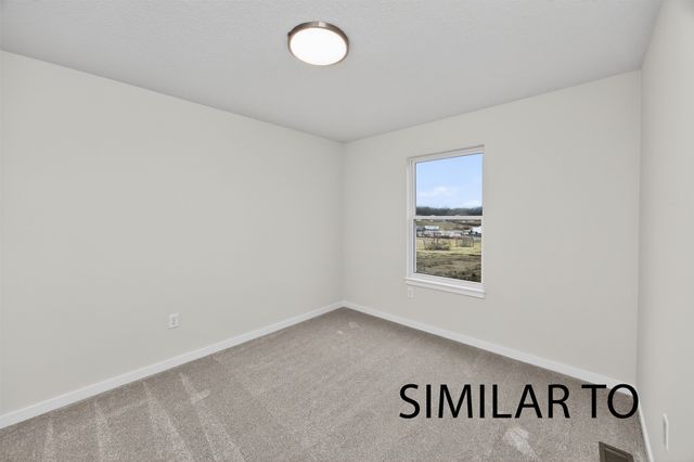 4275 Grover Woods Lane, Des Moines, IA 50317