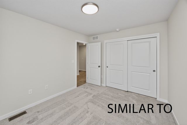 4275 Grover Woods Lane, Des Moines, IA 50317