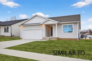 4275 Grover Woods Lane, Des Moines, IA 50317