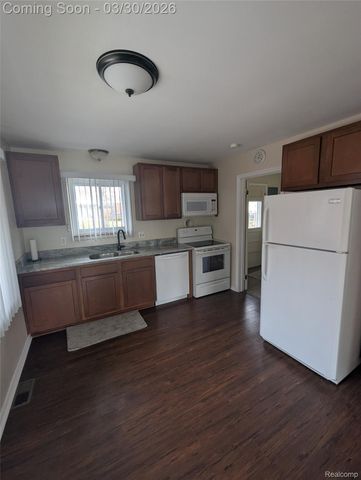 24764 CURRIER Street, Dearborn Heights, MI 48125