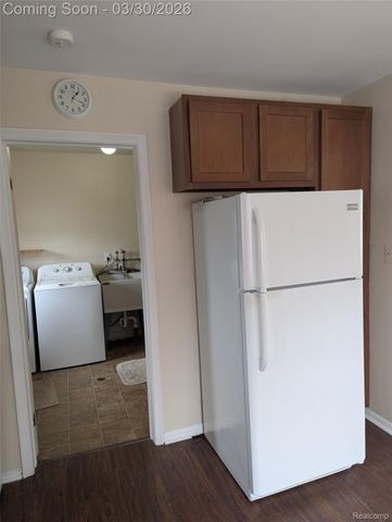 24764 CURRIER Street, Dearborn Heights, MI 48125