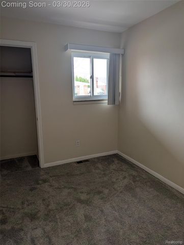 24764 CURRIER Street, Dearborn Heights, MI 48125