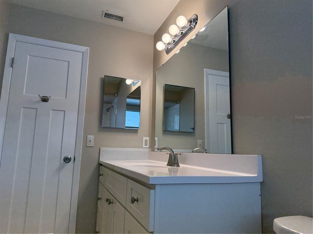 824 S LONE OAK DRIVE A, Leesburg, FL 34748
