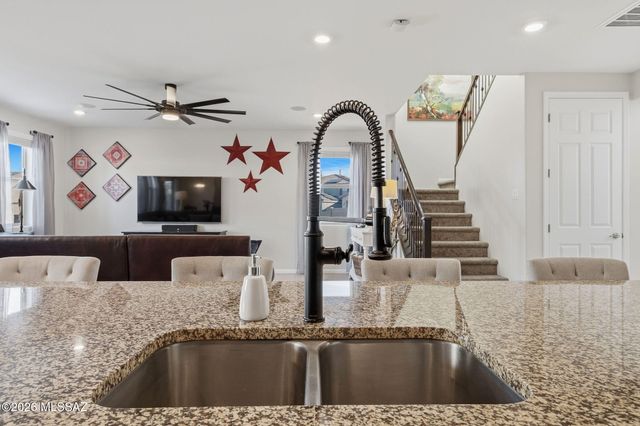 7352 S Via Plaza Del Maya, Tucson, AZ 85756