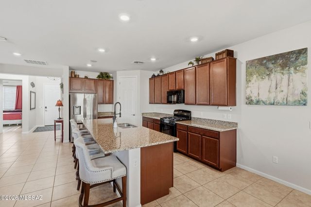 7352 S Via Plaza Del Maya, Tucson, AZ 85756