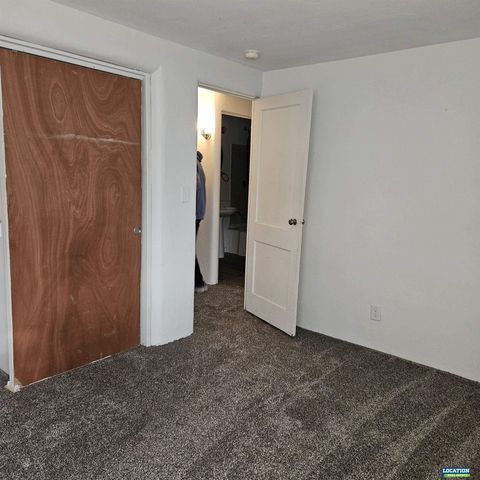 300 S 44th Street, Lincoln, NE 68510