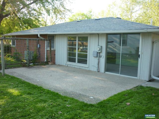 300 S 44th Street, Lincoln, NE 68510