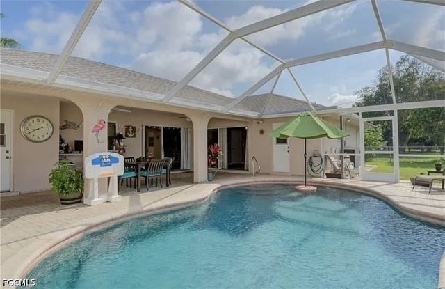 1320 SE 25th LN, Cape Coral, FL 33904
